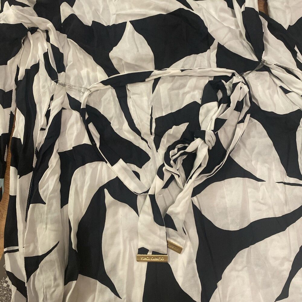 Vince Camuto Women's Printed Front-Tie Robe Swim Cover-Up Size M/L $150 NWT - Picture 10 of 10